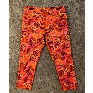 CVG CAPRI LEGGINGS. LARGE.